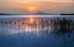 湖光山色